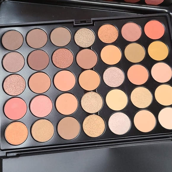 Makeup - Picture 3 of 5